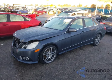 2010 Mercedes-Benz E 350 z USA, uszkodzony, nr VIN WDDHF5GB1AA077774